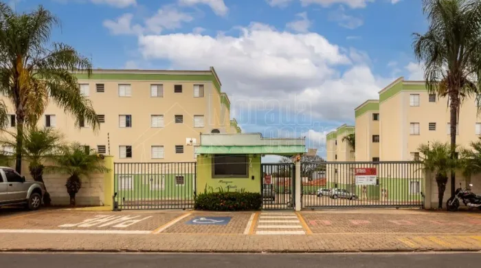 Locação de Apartamentos / Padrão na cidade de Araraquara