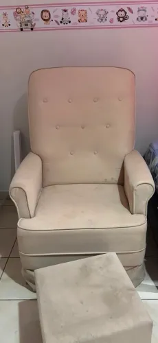 Poltrona Amamentação + Puff