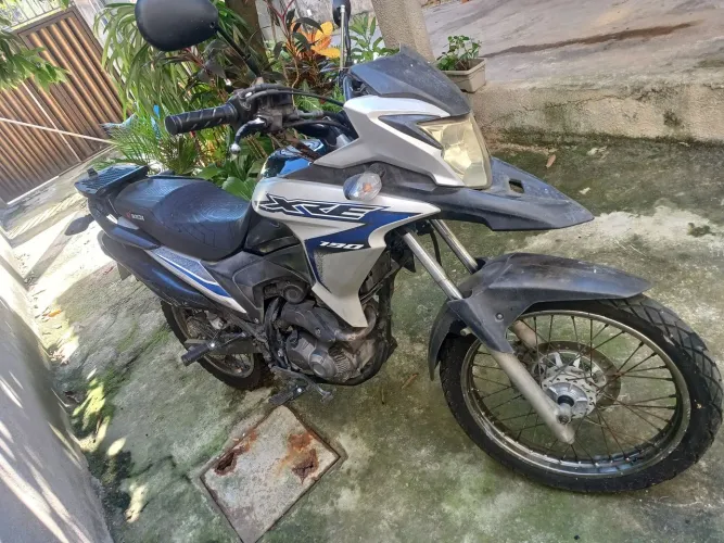 VENDO XRE 190 2018