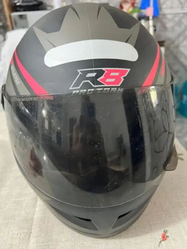 Capacete Pro Tork fechado viseira fumê.