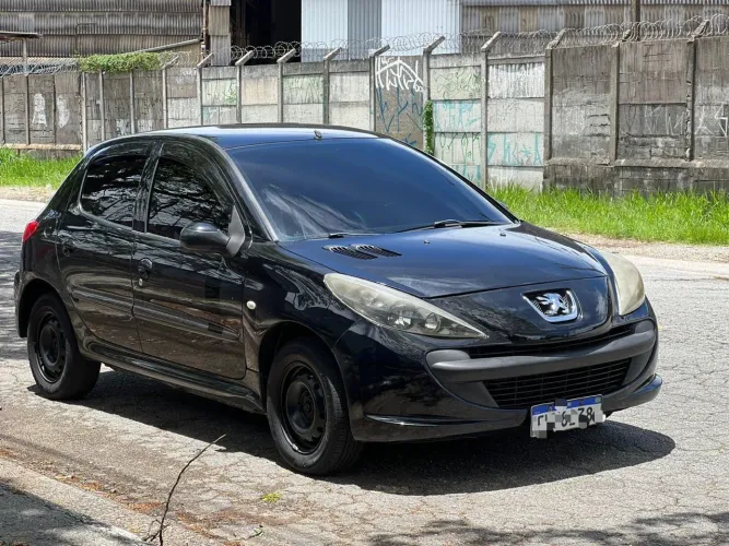 Peugeot 207 Active 1.4 Flex 8V 5P 2014