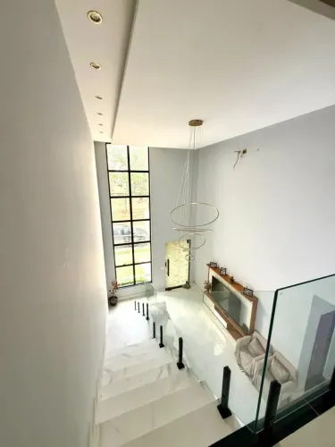 ALUGO CASA DUPLEX COM PISCINA PRIVATIVA NO ARAÇAGY