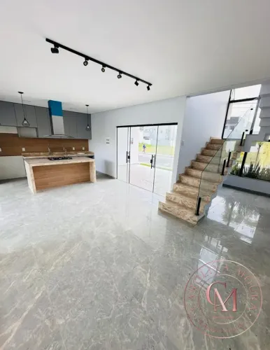 Condomínio Euroville. Casa com 3 suítes, piscina.