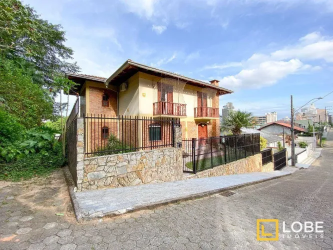 Casa com 4 dormitórios à venda, 357 m² - Vila Nova - Blumenau/SC