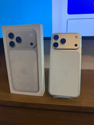 iPhone 17 Pro Max 256GB - Branco - 3 Ciclos