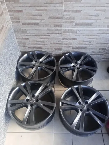 Roda 18 modelo golf europeu