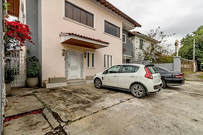 Prédio comercial na Rua Bairi, 67 - 04 conjuntos  530 m²