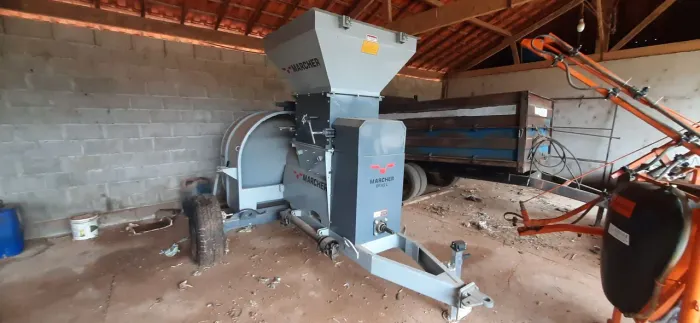 Embolsadora de grãos e silagem
