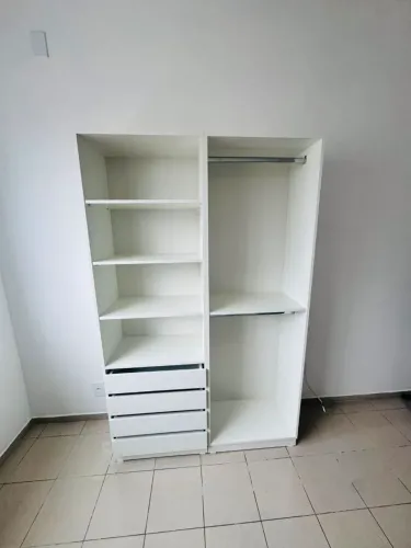 Roupeiro Solteiro com cabideiro duplo