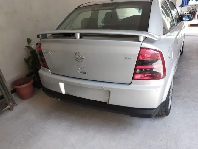 Spoiler traseiro do Astra Hatch