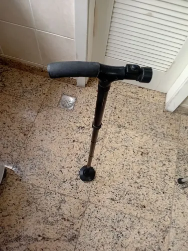 Bengala dobrável ajustável com muleta de luzes LED para idosos