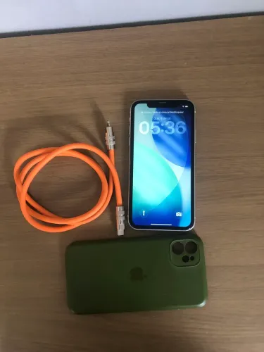 Vendo iPhone 11 64 GB