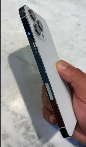 iPhone 13 Pro Max semi novo nunca foi trocado nenhuma peça saúde da bateria 76% 256gb 
