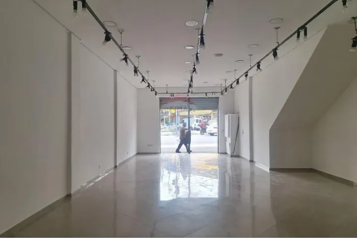 Loja Comercial para Alugar 130m - Largo da Parada