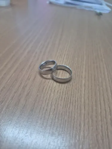 Alianças de aço inoxidável para casal semi nova
