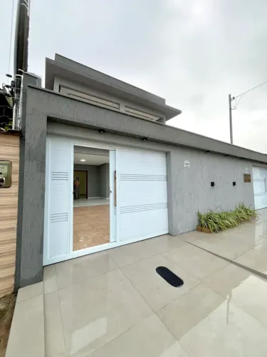 CASA DISPONÍVEL COM ESPAÇO AMPLO,NOVA FINANCIA