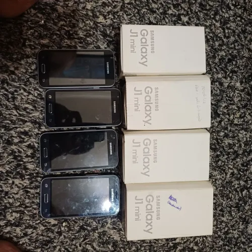 Lote 4 samsung J1