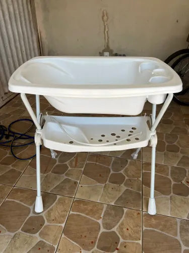 Banheira de banho para bebê com suporte