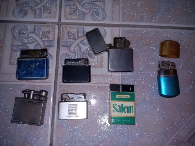 Zippo, Coleção de isqueiros antigos.