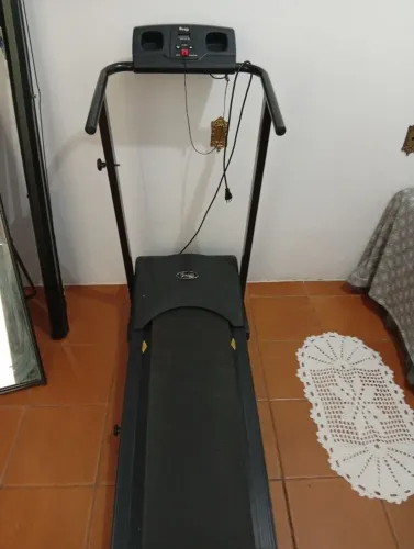 Esteira eletrônica Dreams Fitness dobrável 
