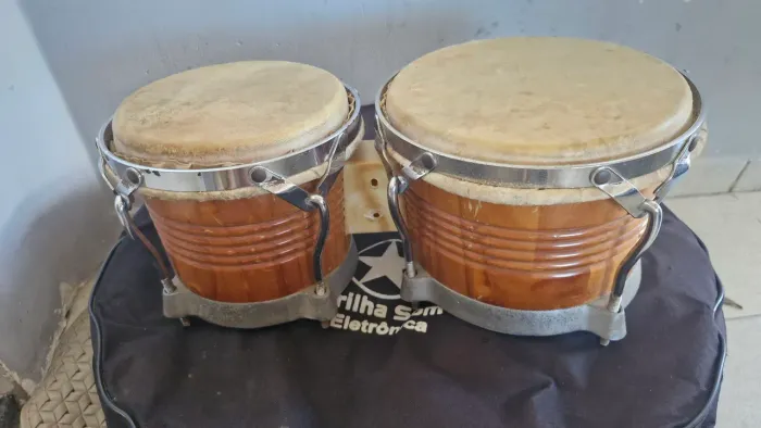 Bongô de Madeira Profissional Thundes com Pele Natural - Excelente Estado