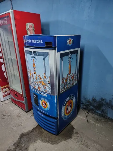 Cervejeira expositora Antarctica 290 litros entrega
