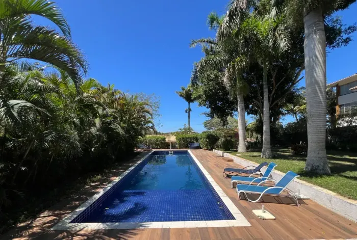 Casa à venda na Ferradura em Búzios com Piscina, Área Gourmet e Vista Mar