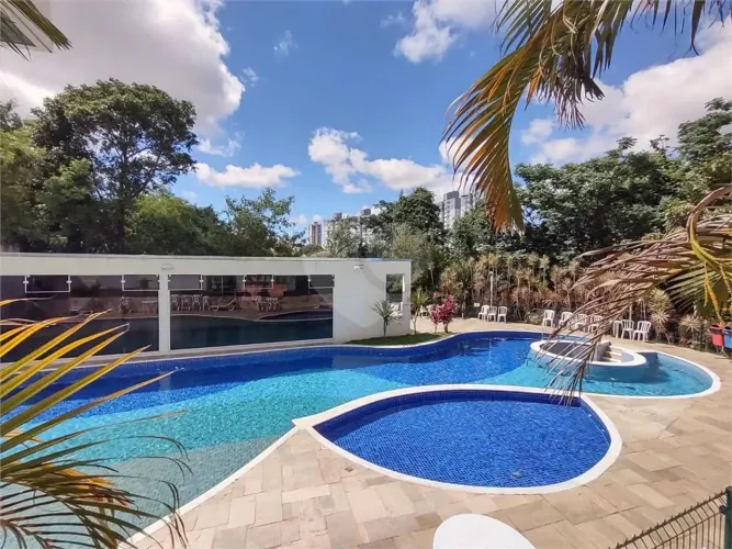 Apartamento à venda com 2 quartos, sendo 1 suíte, no condomínio Easy Life Home Club, Soroc