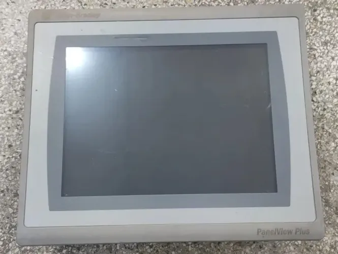 IHM Allen-Bradley PanelView Plus 7 - 2711P-T10C21D8S (Usado)