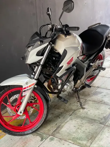 Moto CB Twister 2022