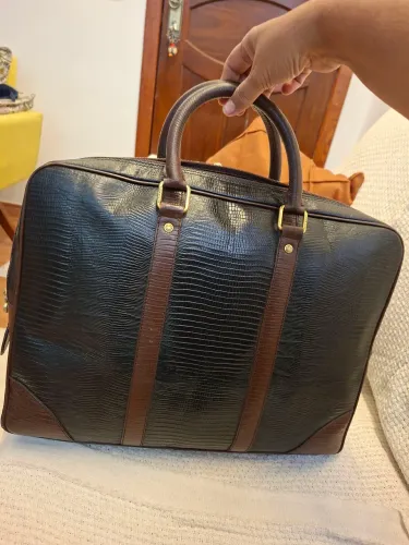 Mala executiva de couro 