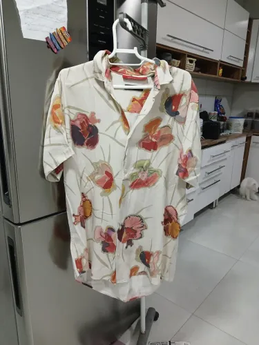 Camisas de diversos estampas cores e valores apartir de 150