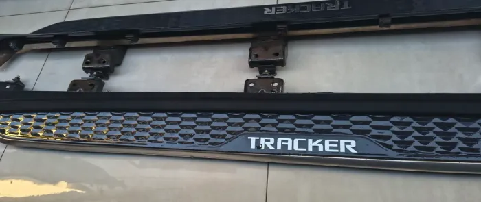 Estribos Tracker Chevrolet 