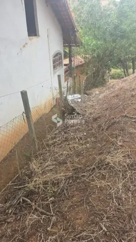 Terreno para venda tem 910m² em Centro - Simão Pereira - MG