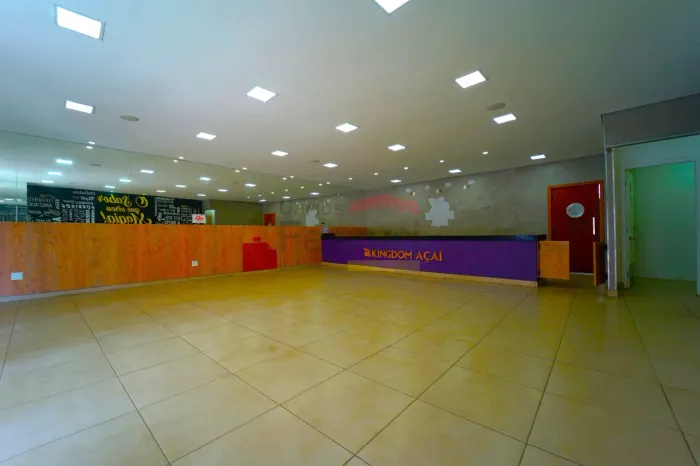 Imóvel comercial com renda, no alto de Santana próximo a todo comércio, com 4 salas e um g