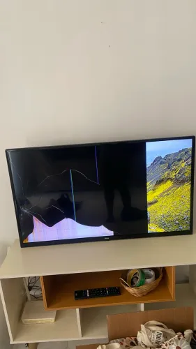 TV pra retirada de peças