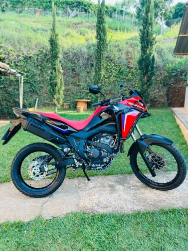 VENDO HONDA SAHARA RALLY 2025/2026