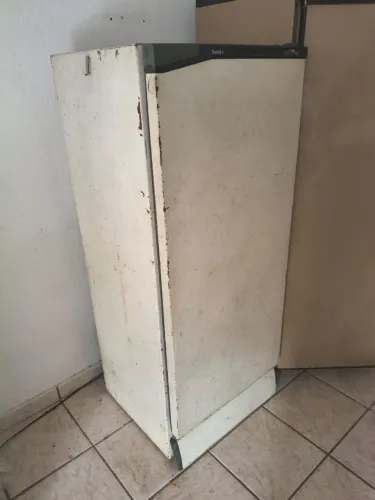 Geladeira Antiga 1 Porta - Funcionando Perfeitamente!