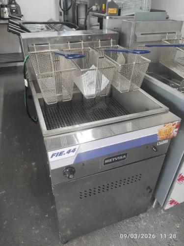 Bh Fritadeira industrial alta produção 3 cestos 18000w