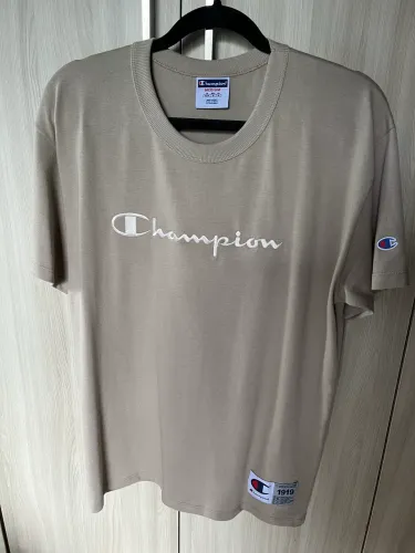 Camiseta Champion Logo Embroidery Script Dark Khaki