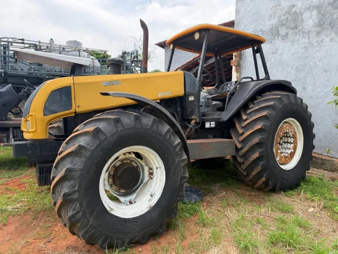 Trator Valtra BH 180