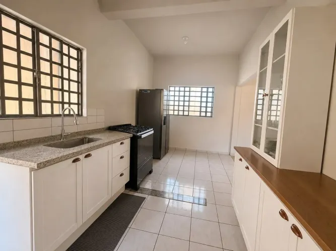 Casa para Venda em Presidente Prudente, Parque São Judas Tadeu, 3 dormitórios, 2 banheiros