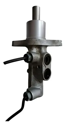Cilindro Mestre Ford Focus 1.6/2.0 16v 10/14 (Usado) / V12
