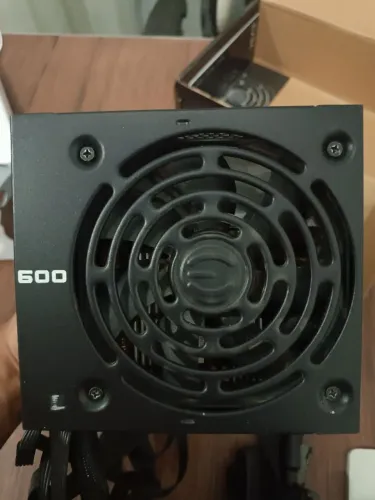 Fonte EVGA 600W 80 Plus - Excelente estado