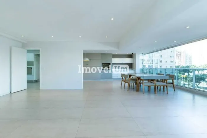 Vila Nova Conceição | Apartamento 3 quartos, sendo 3 suites