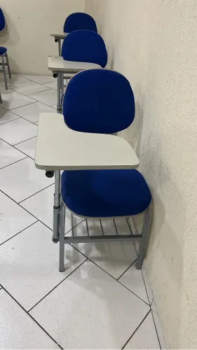 Cadeiras com apoio de braço