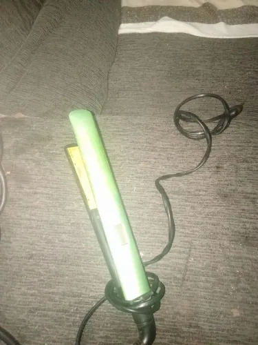Prancha de cabelo Taiff abacate usada
