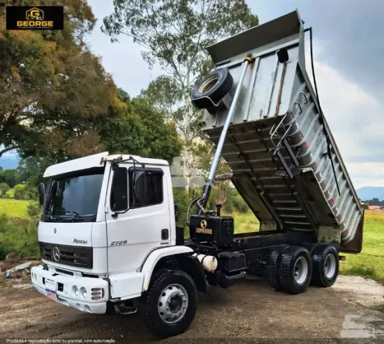 Caminhão Mercedes Atron 2729 6x4 - Caçamba - Pistão frontal