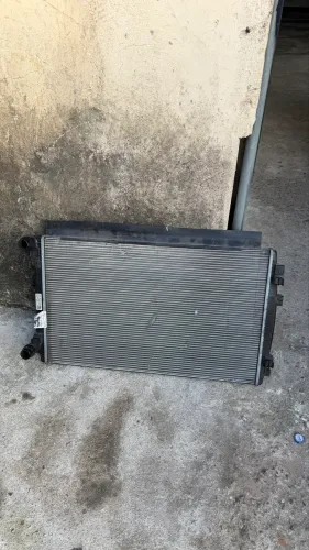 Radiador original Golf, Jetta, Fusca, Audi a3 com detalhe 