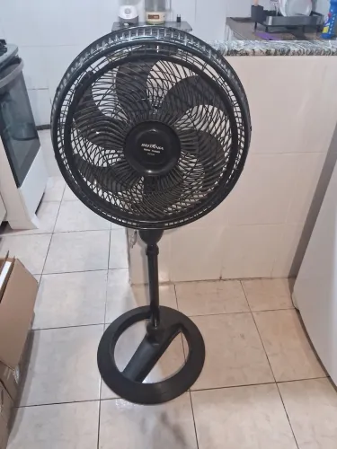 Ventilador de coluna Britânia 40 cm (16')